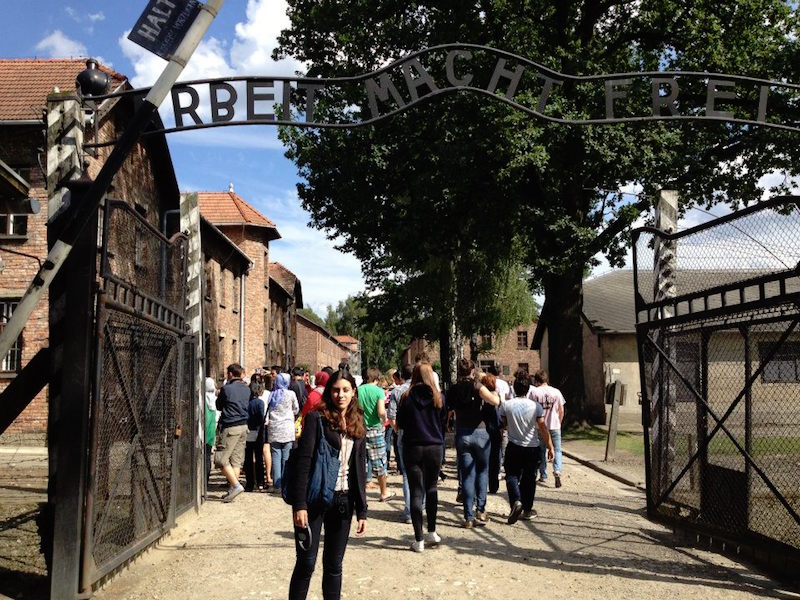 Auschwitz Polônia- Mari and the City